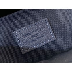 Replica Louis Vuitton Borsa da uomo Boarding Messenger LV Aerogram M15260 Blu False Replica Louis Vuitton Borsa da uomo Boarding Messenger LV Aerogram M15260 Blu Imitazione