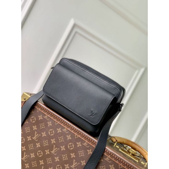 Replica Borsa a tracolla Boarding Louis Vuitton LV Aerogram da uomo M15265 Nera Imitazione