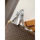 Replica Louis Vuitton Borsa tote Onthego PM M26373 Argento Imitazione