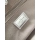 Replica Louis Vuitton Borsa tote Onthego PM M26373 Argento Imitazione