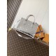 Replica Louis Vuitton Borsa tote Onthego PM M26373 Argento Imitazione