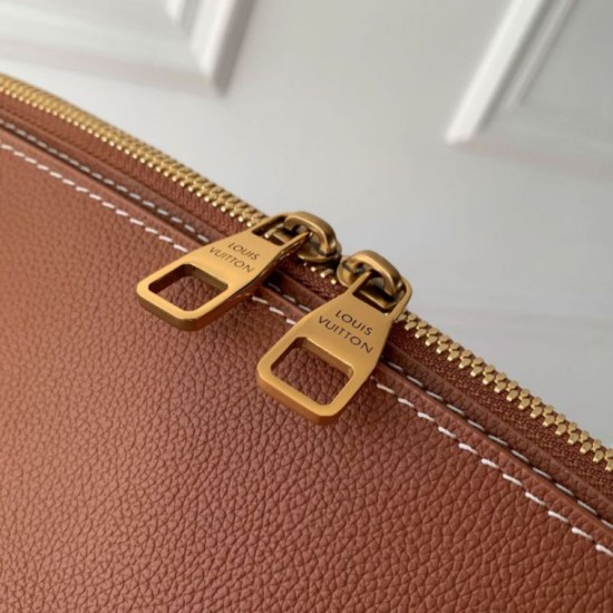 Replica Borsa tote Louis Vuitton Low Key Duffle M26688 Marrone Imitazione