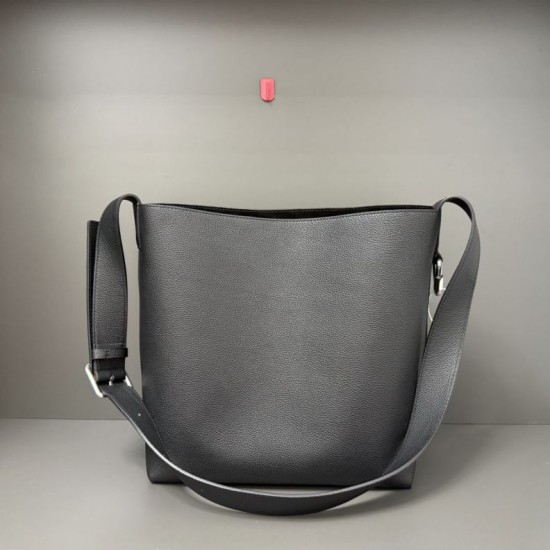 Replica Borsa hobo da uomo Louis Vuitton Verso M27022 Nera Imitazione