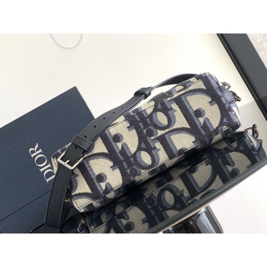 Replica perfetta Dior Weekender 25 Borsa Beige Maxi Dior Oblique Jacquard Imitazione Outlet Online