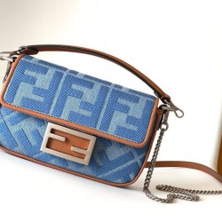 Miglior Falso Mini borsa Fendi Baguette in denim con ricamo FF Economiche Premium