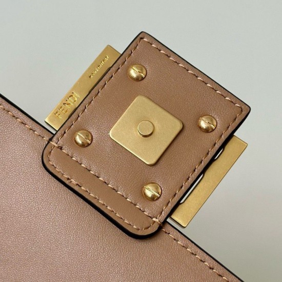Replica perfetta Borsa media Fendi Baguette in nappa beige FF Imitazione Outlet Online