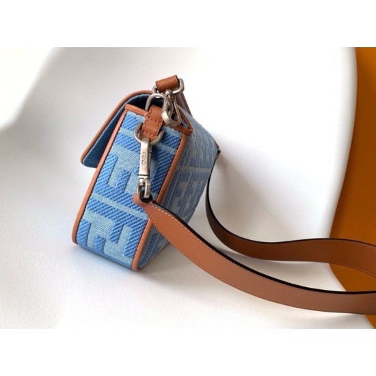 Perfette Qualità Repliche Borsa media Fendi Baguette in denim con ricamo FF Imitazione