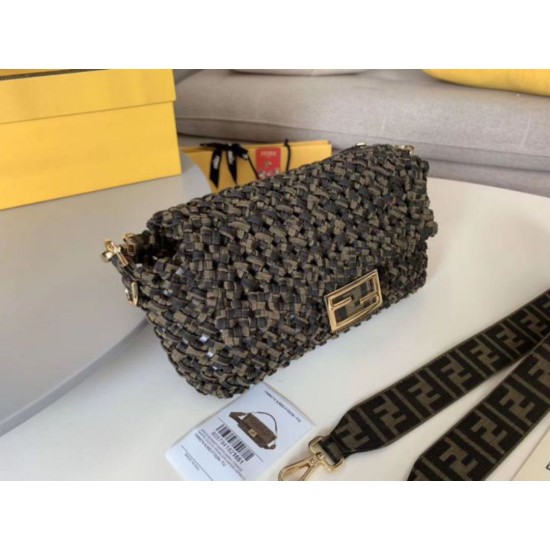 Repliche Borsa Baguette Media Fendi Strisce Intrecciate Imitazioni Premium Perfette Qualità Repliche Borsa Baguette Media Fendi Strisce Intrecciate Imitazione