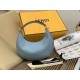 Migliore Replica Borsa Hobo Piccola Fendi Fendigraphy Azzurro Chiaro Imitazioni Outlet Italia Perfette Qualità Repliche Borsa Hobo Piccola Fendi Fendigraphy Azzurro Chiaro Imitazione