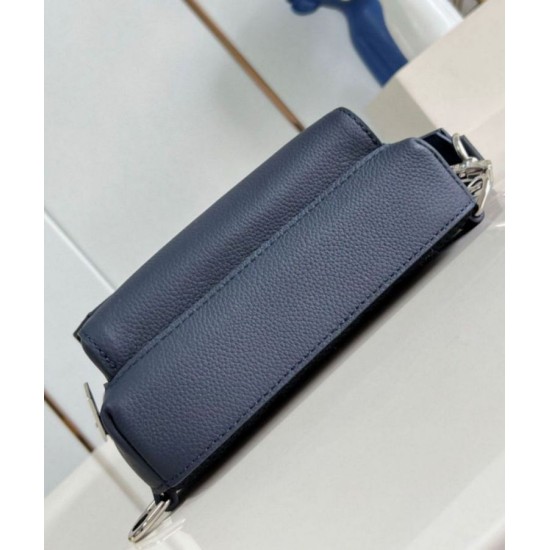 Migliore Repliche Borsa a tracolla pilota Louis Vuitton blu navy LV Aerogram M11601 Economiche Outlet Online