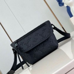 Miglior Falso Borsa indossabile Louis Vuitton Pulse con monogramma nero ombra Economiche Premium