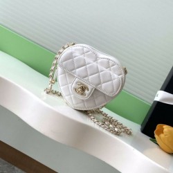 Repliche Borsa a Mano Chanel con Catena a Forma di Cuore AP2784 Bianca Imitazioni False Online