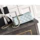 Repliche Borsa Chanel piccola con patta e manico superiore AS5702 Azzurro Imitazioni False Online