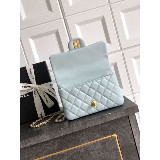 Repliche Borsa Chanel piccola con patta e manico superiore AS5702 Azzurro Imitazioni False Online