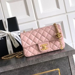 Repliche Borsa Chanel piccola con patta classica CF in pelle di agnello lucida rosa Imitazioni False Online