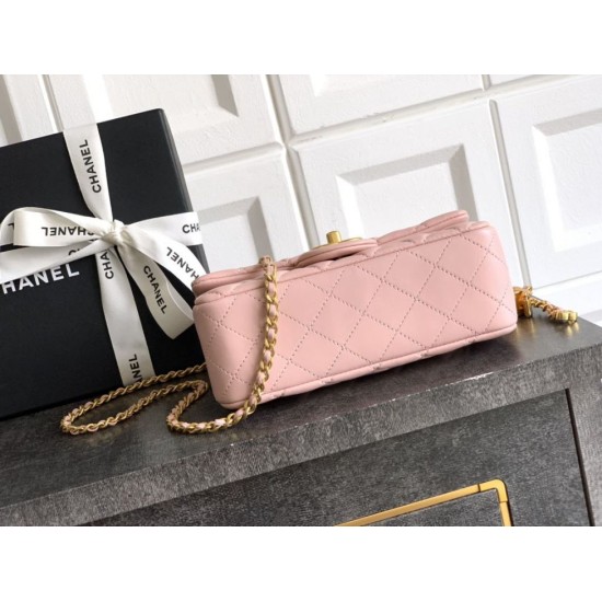 Repliche Borsa Chanel piccola con patta classica CF in pelle di agnello lucida rosa Imitazioni False Online