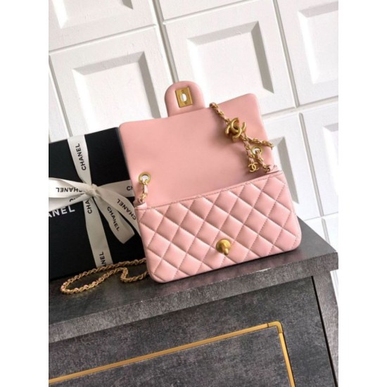 Repliche Borsa Chanel piccola con patta classica CF in pelle di agnello lucida rosa Imitazioni False Online
