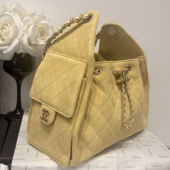 Repliche Chanel AS5293, borsa a secchiello con coulisse piccola Hobo Vintage, pelle di daino gialla Imitazioni False Online