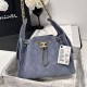 Repliche Chanel AS5293, borsa a secchiello con coulisse piccola Hobo Vintage, pelle di daino blu Imitazioni False Online
