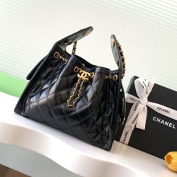 Repliche Chanel AS5293 Borsa a secchiello piccola Hobo Vintage con coulisse in vacchetta nera Imitazioni False Online