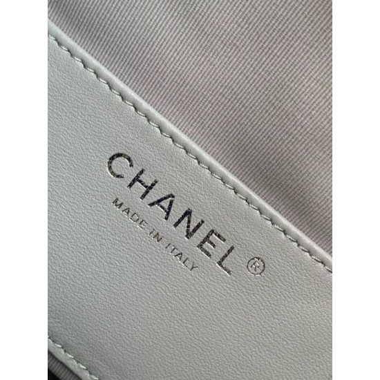 Replica Chanel AS5293 Borsa a secchiello piccola Hobo Vintage con coulisse in pelle scamosciata grigia Imitazioni False Repliche Chanel AS5293 Borsa a secchiello piccola Hobo Vintage con coulisse in pelle scamosciata grigia Imitazioni False Online
