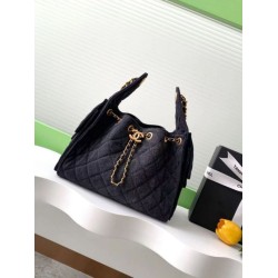 Repliche Chanel AS5293 Borsa a secchiello piccola Hobo Vintage con coulisse in denim nero Imitazioni False Online