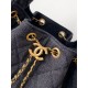 Repliche Chanel AS5293 Borsa a secchiello piccola Hobo Vintage con coulisse in denim nero Imitazioni False Online