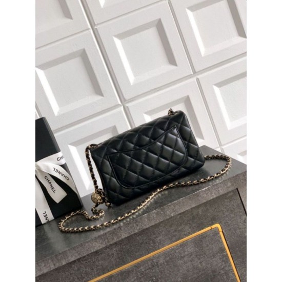 Repliche Chanel 25K Borsa a patta piccola con pallina dorata in pelle di agnello nera Imitazioni False Online