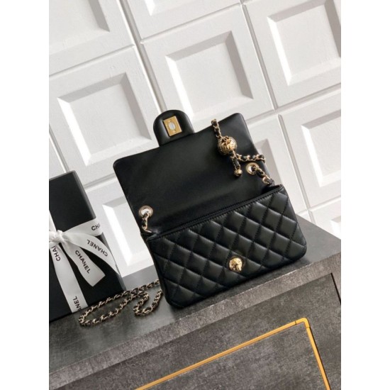 Repliche Chanel 25K Borsa a patta piccola con pallina dorata in pelle di agnello nera Imitazioni False Online