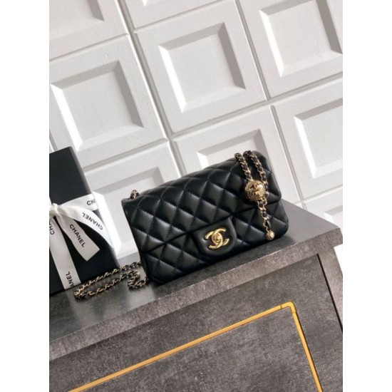 Repliche Chanel 25K Borsa a patta piccola con pallina dorata in pelle di agnello nera Imitazioni False Online