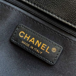 Repliche Borsa Tote Chanel 25k Classica con Patta Caviar Pelle di Vitello Nera Hardware Oro Imitazioni False Online
