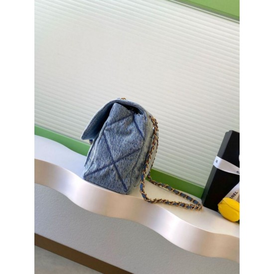 Repliche Borsa Maxi con Patta Chanel Denim Lavato AS5734 Blu Imitazioni False Online