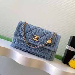 Repliche Borsa Maxi con Patta Chanel Denim Lavato AS5734 Blu Imitazioni False Online