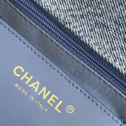 Repliche Borsa Maxi con Patta Chanel Denim Lavato AS5734 Blu Imitazioni False Online