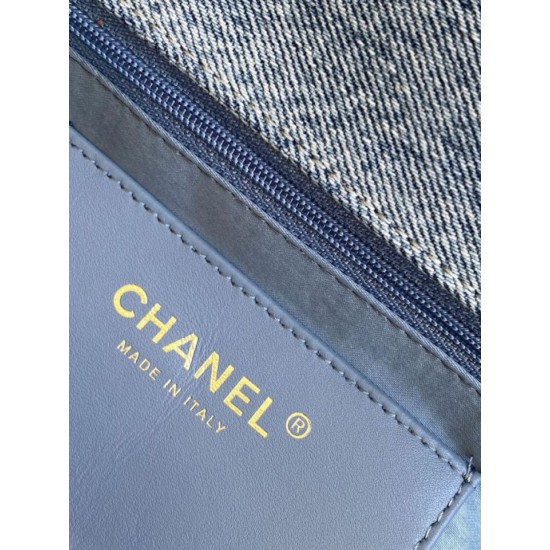 Repliche Borsa Maxi con Patta Chanel Denim Lavato AS5734 Blu Imitazioni False Online