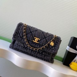 Repliche Borsa Maxi con Patta Chanel Denim Lavato AS5734 Blu Imitazioni False Online