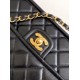 Repliche Borsa Sweet Flap Chanel 24K Pelle di vacchetta oliata e cerata AS5145 Nero Imitazioni False Online
