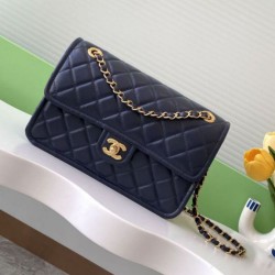 Repliche Borsa Sweet Flap Chanel 24K Pelle di vacchetta oliata e cerata AS5145 Blu Imitazioni False Online