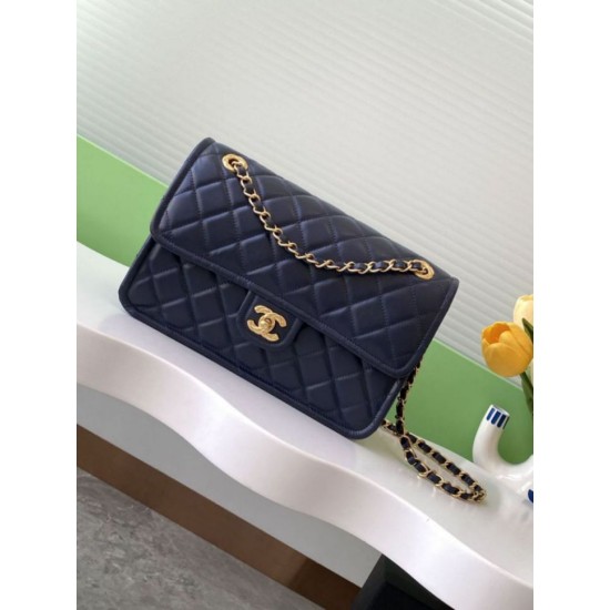 Replica Borsa Sweet Flap Chanel 24K Pelle di vacchetta oliata e cerata AS5145 Blu Imitazioni False Repliche Borsa Sweet Flap Chanel 24K Pelle di vacchetta oliata e cerata AS5145 Blu Imitazioni False Online