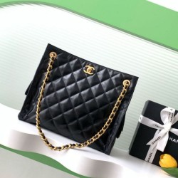 Repliche Borsa tote Chanel grande con tracolla a catena AS5303 Nero Imitazioni False Online