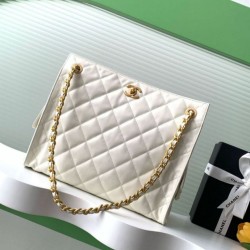Repliche Borsa tote Chanel grande con tracolla a catena AS5303 Bianco Imitazioni False Online