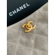 Replica Borsa tote Chanel grande con tracolla a catena AS5303 Scamosciato Grigio Imitazioni False Repliche Borsa tote Chanel grande con tracolla a catena AS5303 Scamosciato Grigio Imitazioni False Online