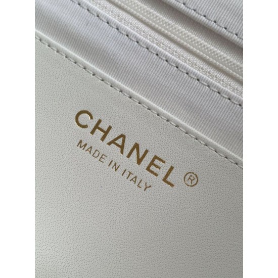 Replica Borsa hobo Chanel Maxi AS5839 Pelle di vitello bianca Imitazioni False Repliche Borsa hobo Chanel Maxi AS5839 Pelle di vitello bianca Imitazioni False Online