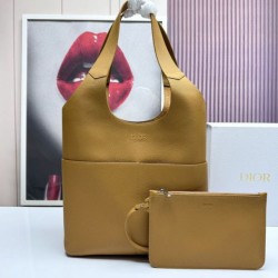 Repliche Borsa tote Dior Privé Icons Uomo marrone in pelle di vitello Imitazioni False Online