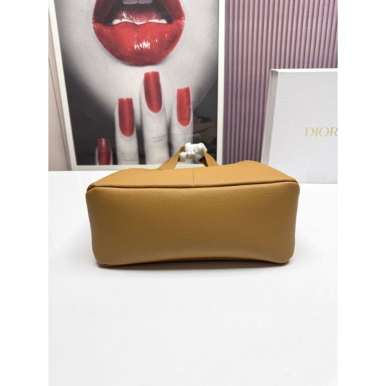 Repliche Borsa tote Dior Privé Icons Uomo marrone in pelle di vitello Imitazioni False Online