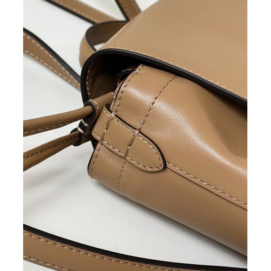 Repliche Zaino con coulisse da donna Fendi Cappuccino Vintage Albicocca Imitazioni False Online