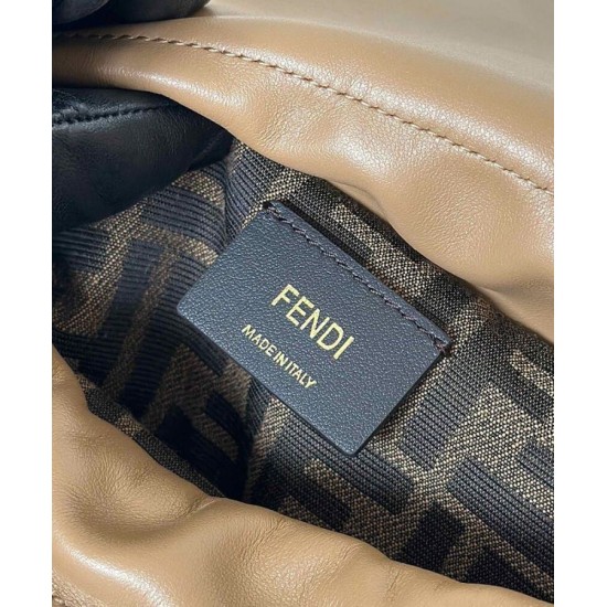 Repliche Zaino con coulisse da donna Fendi Cappuccino Vintage Albicocca Imitazioni False Online