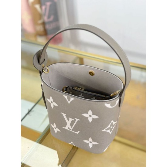 Replica LV All In BB Tote Bag bicolore M13045 Grigio Fallate Outlet Online Italia Repliche Perfette LV All In BB Tote Bag bicolore M13045 Grigio Imitazioni False Online