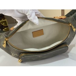 Repliche Perfette LV m26933 Marsupio Rush da uomo Verde Imitazioni False Online
