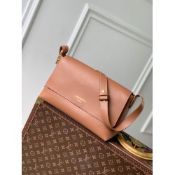 Repliche Perfette Borsa a tracolla LV Low Key Messenger M26532 Marrone Imitazioni False Online